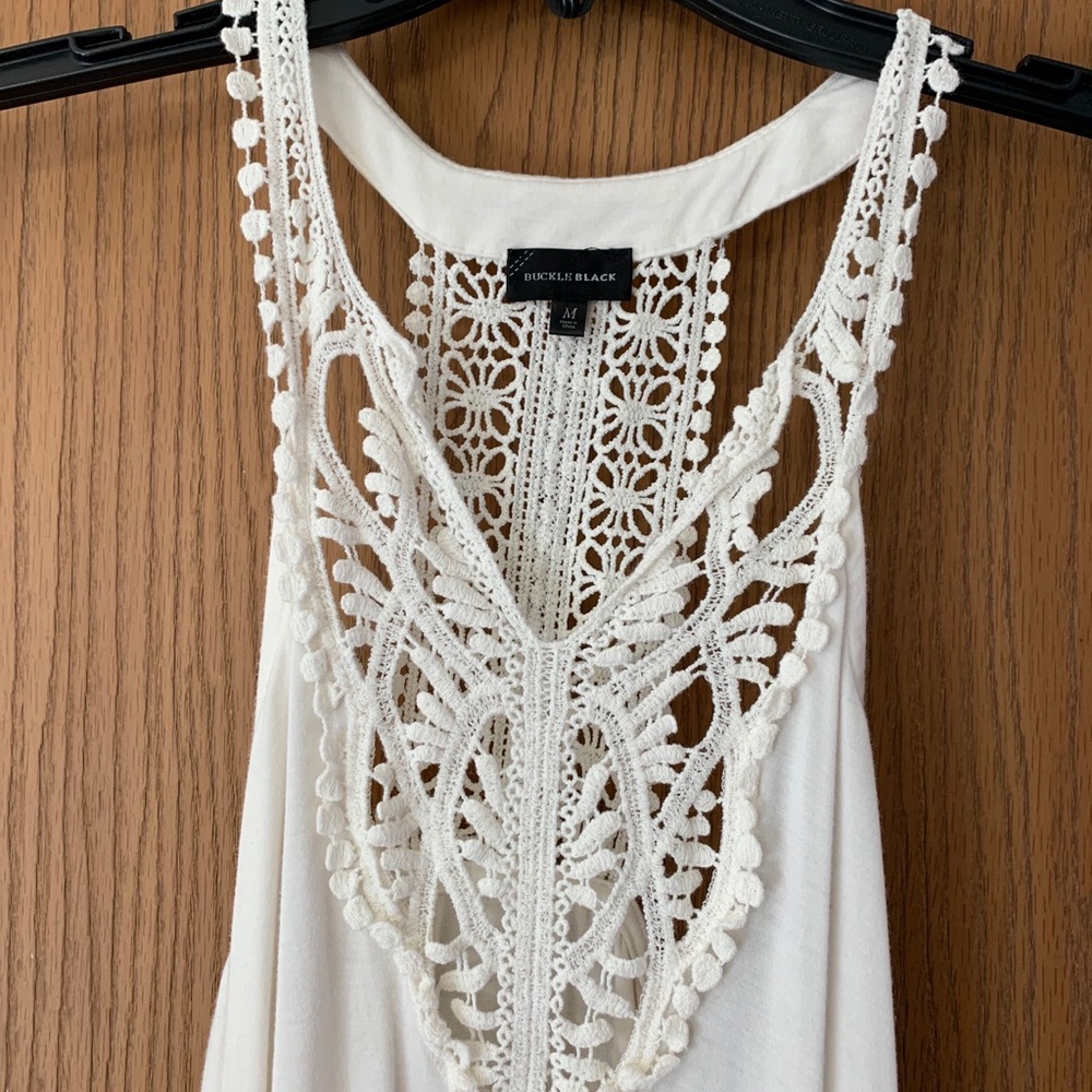 💙 Buckle Tank - size Medium - Picture 3 of 3